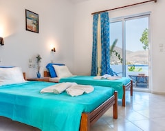 Hotel Antoniadi Marina Rooms (Livadia - Tilos, Greece)