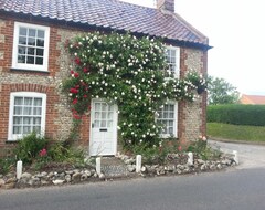 Tüm Ev/Apart Daire Pretty Traditional Brick And Flint Dog Friendly Country Cottage 2 Miles Blakeney (Blakeney, Birleşik Krallık)