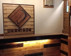 Khách sạn Dennison Hotel (Angeles, Philippines)