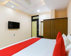 Hotelli Oyo 46705 Hotel Rose Gold Inn (Anand, Intia)