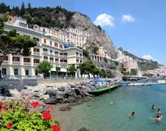 Hotel La Bussola (Amalfi, İtalya)