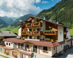 Hotel-Pension Egger (Großarl, Avusturya)