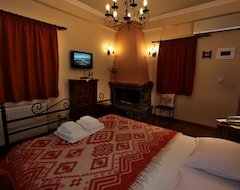 Pansiyon Hotel Teloneio (Plaka, Yunanistan)