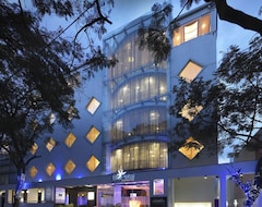 Khách sạn Blu Petal - A Business Hotel (Bengaluru, Ấn Độ)