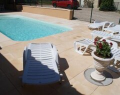 Toàn bộ căn nhà/căn hộ Cottage In The Countryside With Private Pool, Covered Summer Kitchen In Thégra (Thégra, Pháp)