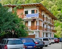 Hotel Pensiunea President (Băile Herculane, Romania)