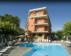 Hotel Fenix (San Benedetto del Tronto, İtalya)