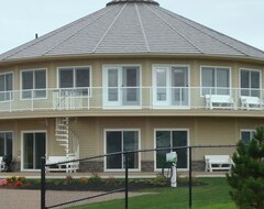 Cijela kuća/apartman Around the Sea - Cana da's Rotating House, Suites & Tours (North Rustico, Kanada)