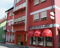 Majatalo Cafe-Backerei-Pension Weigl (Oberviechtach, Saksa)