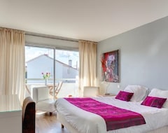 Khách sạn Hôtel Sable et Soleil (Fréjus, Pháp)