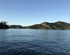 Koko talo/asunto Overlooked Tricked-out Trailer On Lake George (Hague, Amerikan Yhdysvallat)