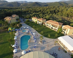 Hotel Perdika Resort (Karavostasi, Grecia)