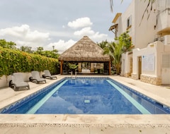 Hotelli Real Ibiza, Playa Del Carmen, Mexico (Punta Maroma, Meksiko)