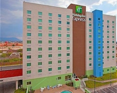 Hotelli Holiday Inn Express Saltillo Zona Aeropuerto, An Ihg Hotel (Saltillo, Meksiko)
