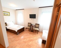Khách sạn Hotel "JKC Banja Luka" (Banja Luka, Bosnia and Herzegovina)