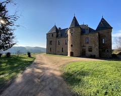 Koko talo/asunto Château de Bussolles (Lapalisse, Ranska)