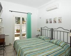Hotelli Villa Nireas (Platis Yialos, Kreikka)
