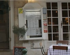 Hotel Hôtel Restaurant Le Provençal (Le Grau-du-Roi, France)