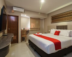 Hotel RedDoorz Plus near Bengkulu University (Bengkulu, Indonesia)