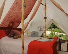 Campingplads Glamping In A Permaculture Paradise (Pohara, New Zealand)