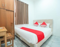 Hotel OYO 150 Harmoni Residence (Jakarta, Indonesia)