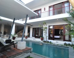 Khách sạn Apple Villas & Apartments (Kuta, Indonesia)
