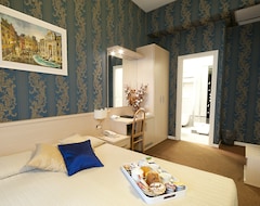 Hotel Beautiful attic of 2 bedrooms and lovely terrace (Rome, Italy)