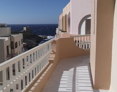 Koko talo/asunto Large Seaside 1st Floor Apartment (Qala, Malta)