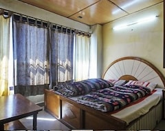 Hotel Ghar (Shimla, India)