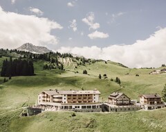 Hotel Goldener Berg (Lech am Arlberg, Austria)