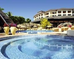 Diani Reef Beach Resort & Spa (Diani Beach, Kenya)