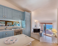 Khách sạn Magnificent Villa In The Front Row Near The Sea (Costa Paradiso, Ý)