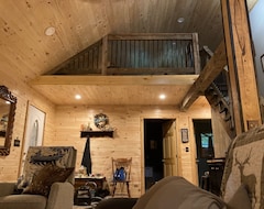 Hele huset/lejligheden Come Find Your Unwind! The Deerling Is A New, Cozy Cabin You Can Kick Back In! (Mullens, USA)