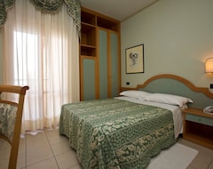 Hotel Sayonara (San Benedetto del Tronto, Italija)