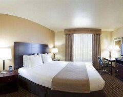 Hotel Holiday Inn Express & Suites Dinuba West (Dinuba, USA)
