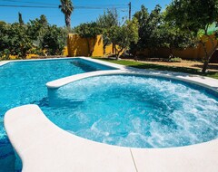 Toàn bộ căn nhà/căn hộ Villa Los Naranjos, Oasis With Jacuzzi 15 Minutes From Seville (Almensilla, Tây Ban Nha)