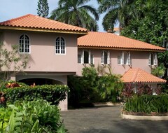 Khách sạn Edgewater Villa (Ocho Rios, Jamaica)