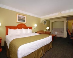 Khách sạn Surestay Plus Hotel By Best Western Ft Worth Benbrook (Benbrook, Hoa Kỳ)