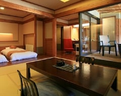 Ryokan Hotel Taisetsu Onsen & Canyon Resort (Kamikawa, Nhật Bản)