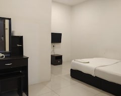 Khách sạn OYO 89792 Hamriz Hotel (Seri Manjung, Malaysia)