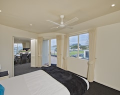 Căn hộ có phục vụ Pavilion Beachfront Apartments (Mount Maunganui, New Zealand)