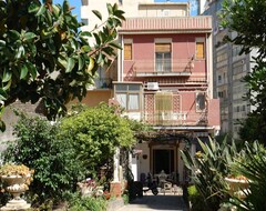 Cijela kuća/apartman Apartment in Villa in Catania with Wifi, Private Parking & close to bus stop (Catania, Italija)