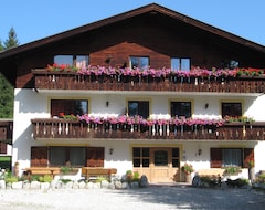Hotel Südtirol Chalets Valsegg (Mühlbach, Italy)