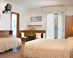 Khách sạn Hotel Baitone - Nature Village (Malcesine, Ý)
