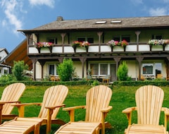 Khách sạn Hotel Ferien Weingut Schneider (Ellenz-Poltersdorf, Đức)