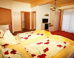 Hotel Garni Zerza (Nassfeld-Hermagor, Austria)