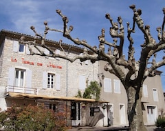 Otel La Table De Lhelvie (Valvignères, Fransa)