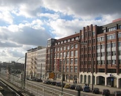 Hostel Hotel Industriepalast (Berlin, Almanya)
