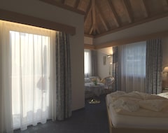 Hotel-Olympia (Dorf Tirol, İtalya)