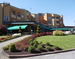Khách sạn Hotel La Ruota (Pianfei, Ý)